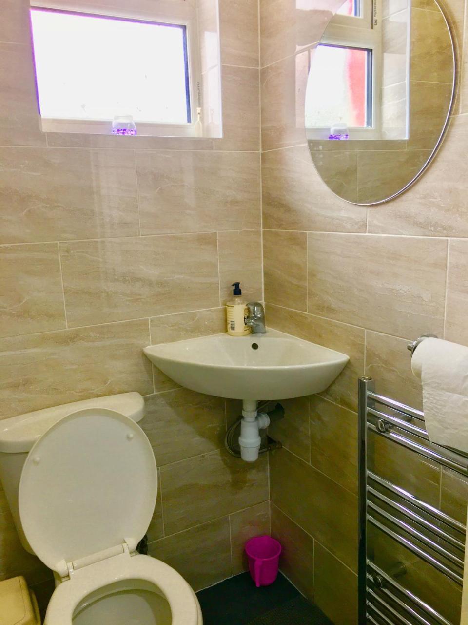 London 2 Bedroom Apartment, Kitchen, Reception And Private Garden エクステリア 写真