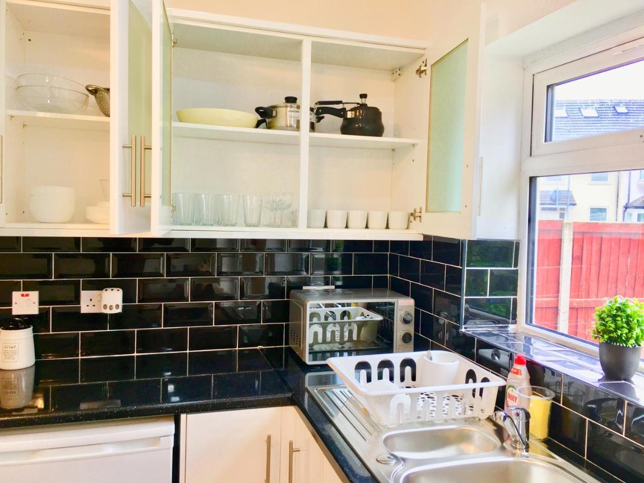 London 2 Bedroom Apartment, Kitchen, Reception And Private Garden エクステリア 写真