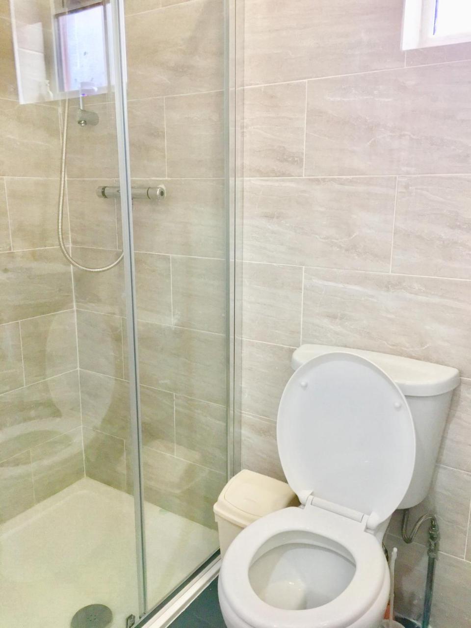 London 2 Bedroom Apartment, Kitchen, Reception And Private Garden エクステリア 写真