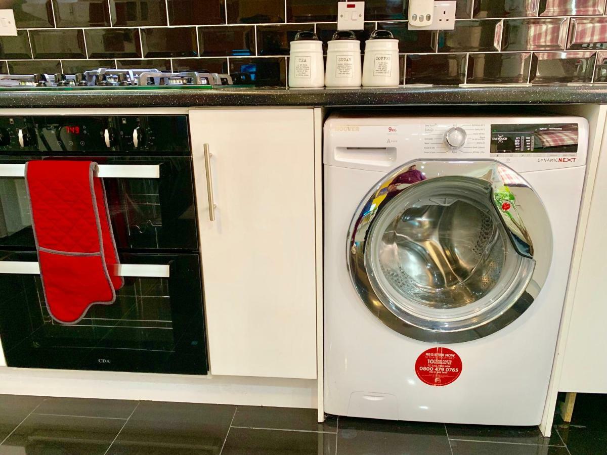 London 2 Bedroom Apartment, Kitchen, Reception And Private Garden エクステリア 写真