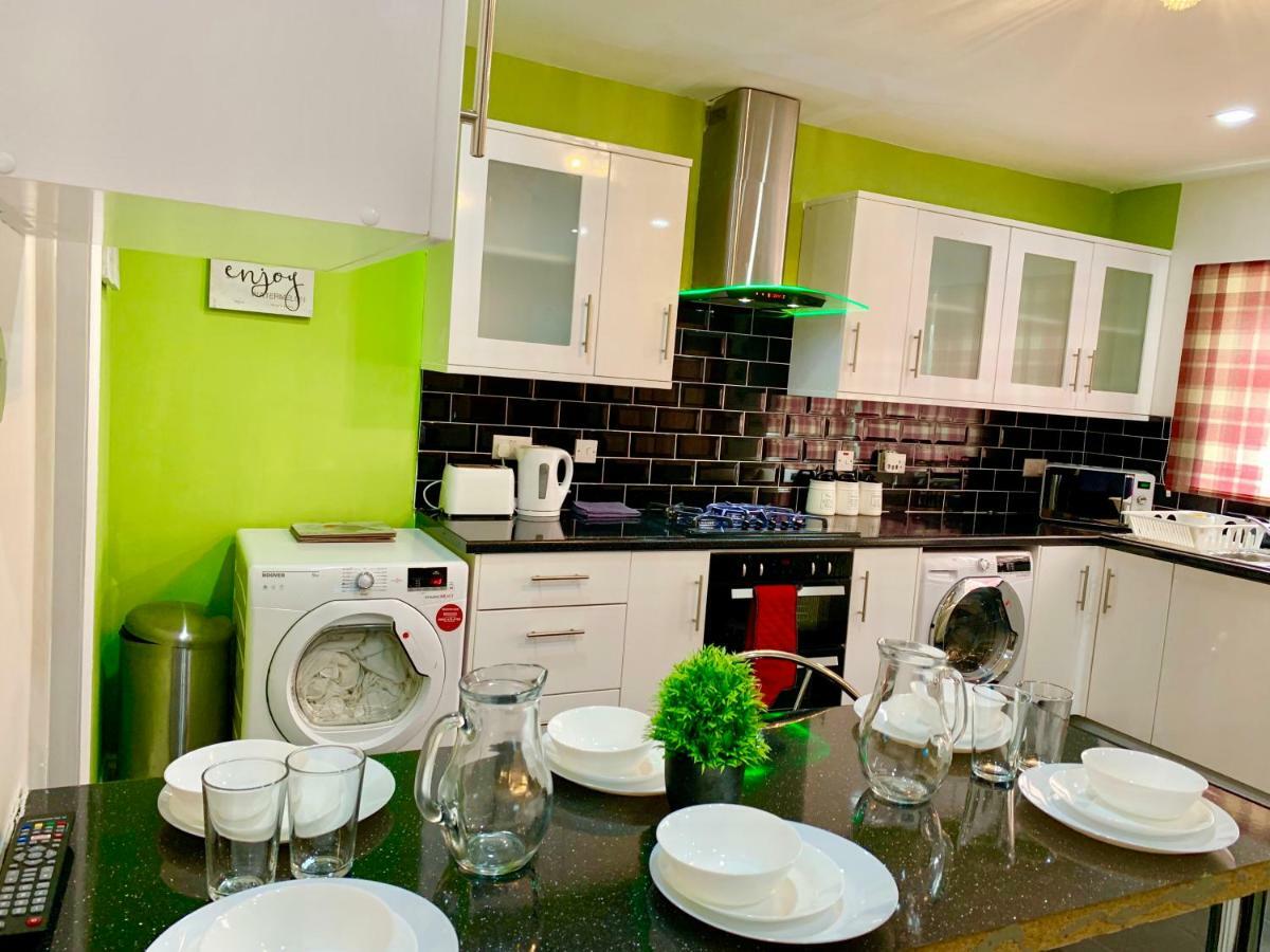 London 2 Bedroom Apartment, Kitchen, Reception And Private Garden エクステリア 写真