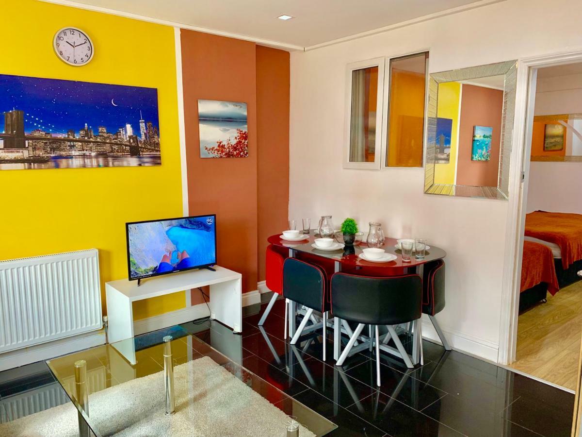 London 2 Bedroom Apartment, Kitchen, Reception And Private Garden エクステリア 写真