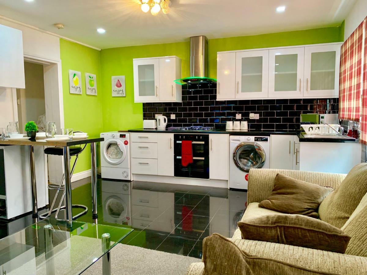 London 2 Bedroom Apartment, Kitchen, Reception And Private Garden エクステリア 写真