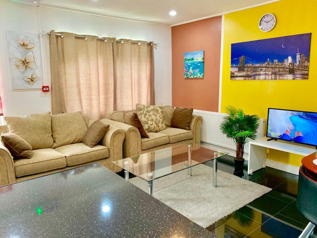 London 2 Bedroom Apartment, Kitchen, Reception And Private Garden エクステリア 写真