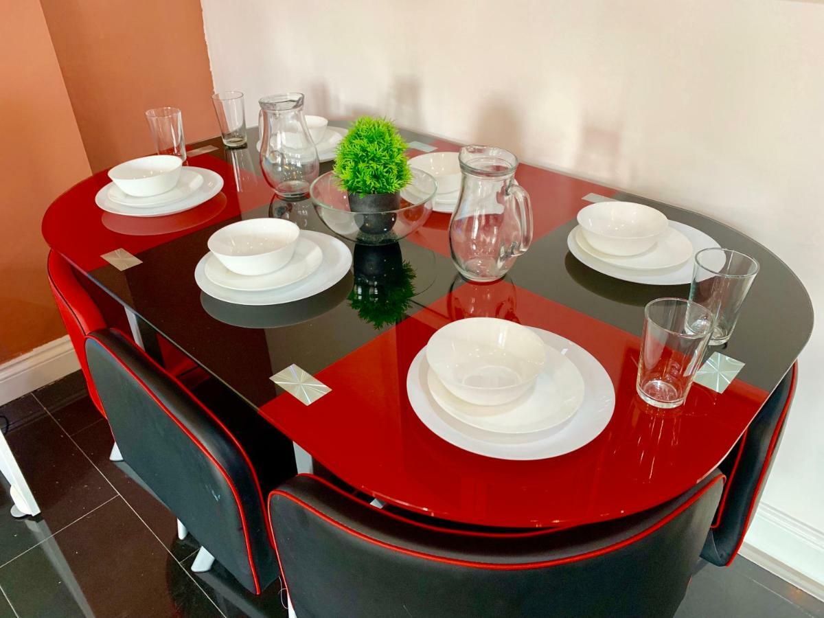 London 2 Bedroom Apartment, Kitchen, Reception And Private Garden エクステリア 写真