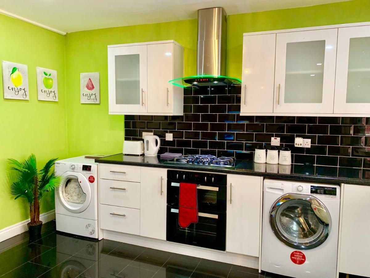 London 2 Bedroom Apartment, Kitchen, Reception And Private Garden エクステリア 写真